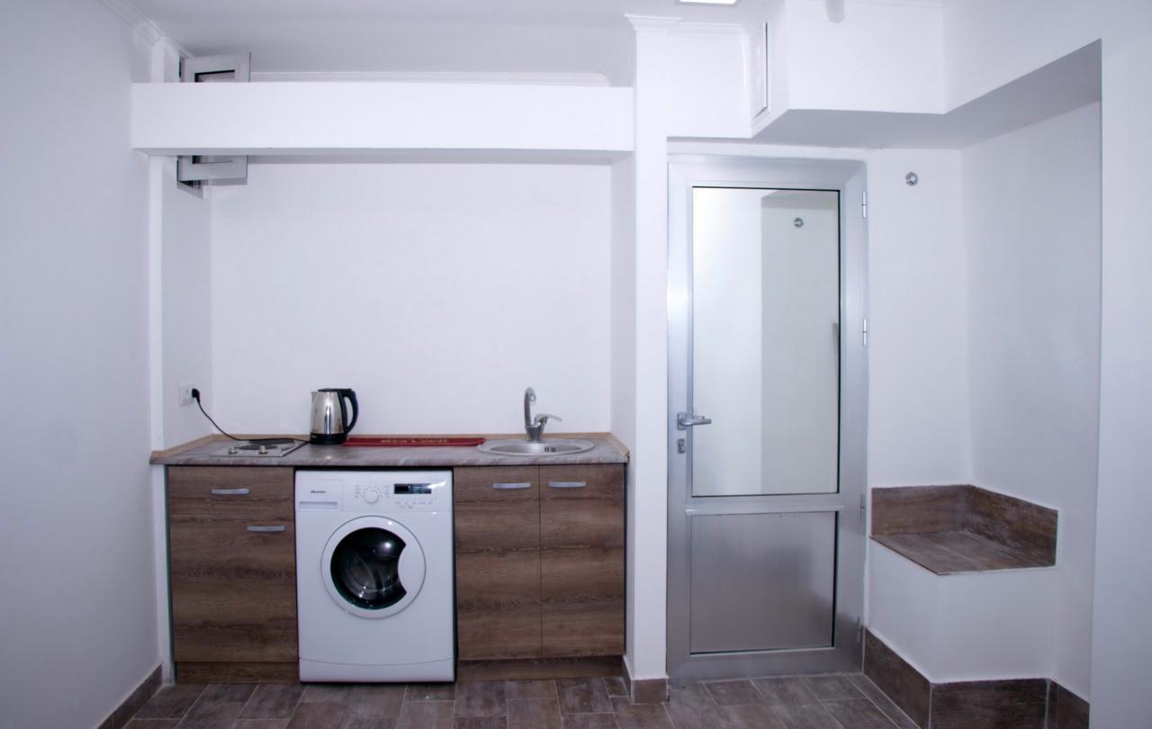 Apartment On Saryan 24 เยเรวาน ภายนอก รูปภาพ